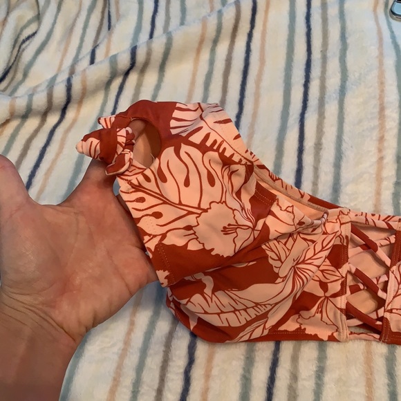 Bikini - Picture 5 of 5